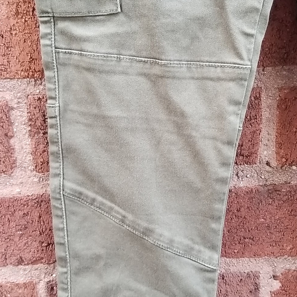 Blank NYC Reade Skinny Crop Sz 29 Cargo - Picture 3 of 8